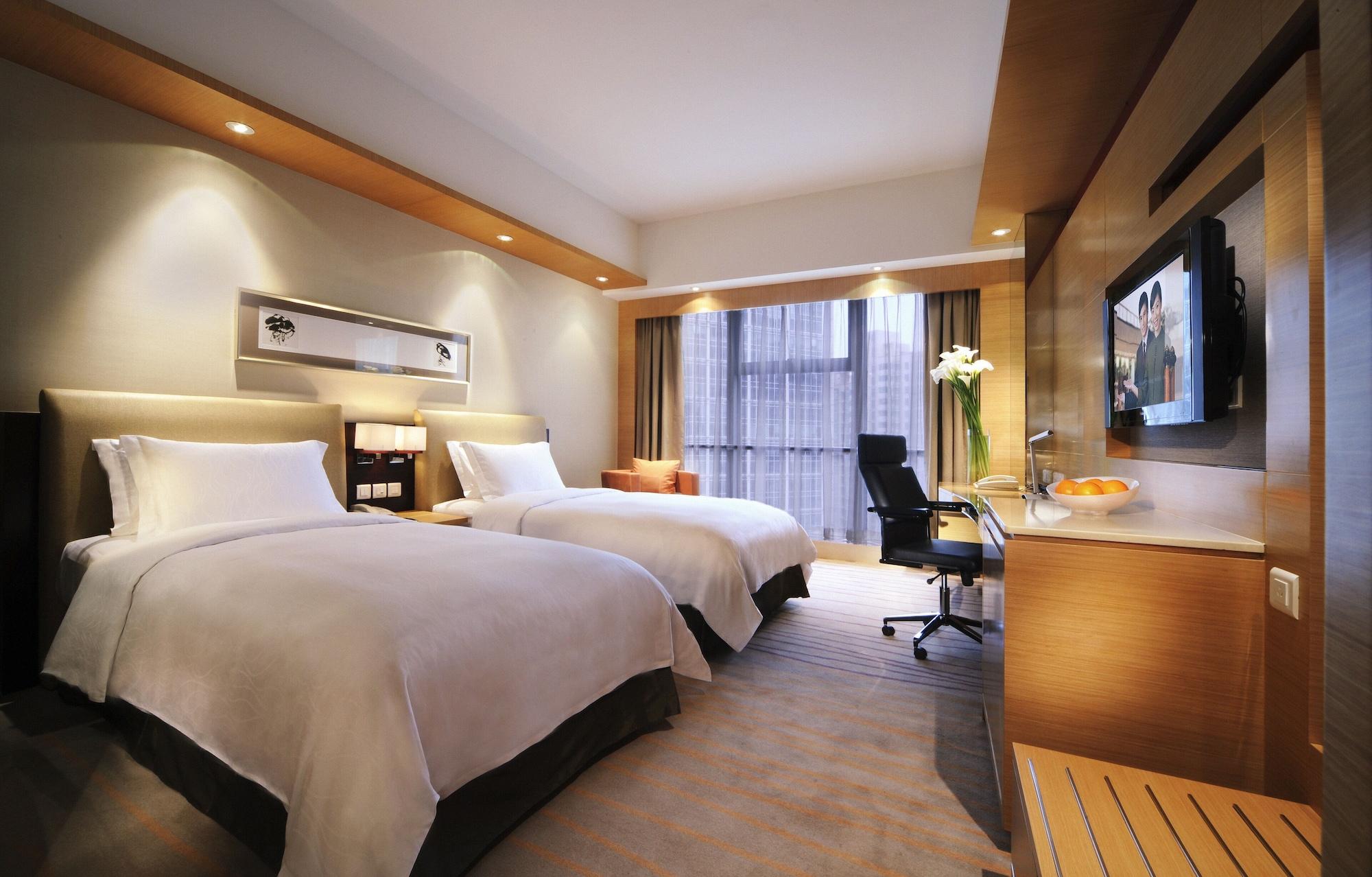 New World Wuhan Hotel Exterior foto