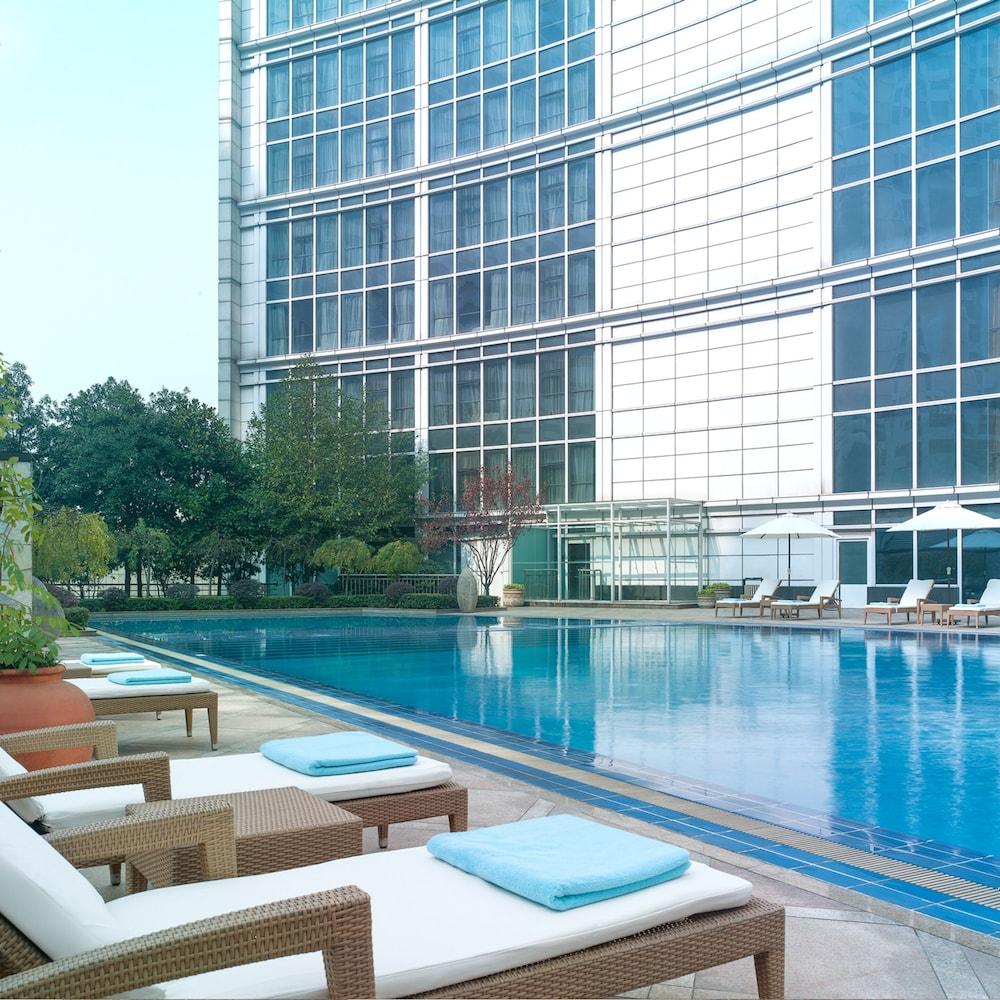 New World Wuhan Hotel Exterior foto