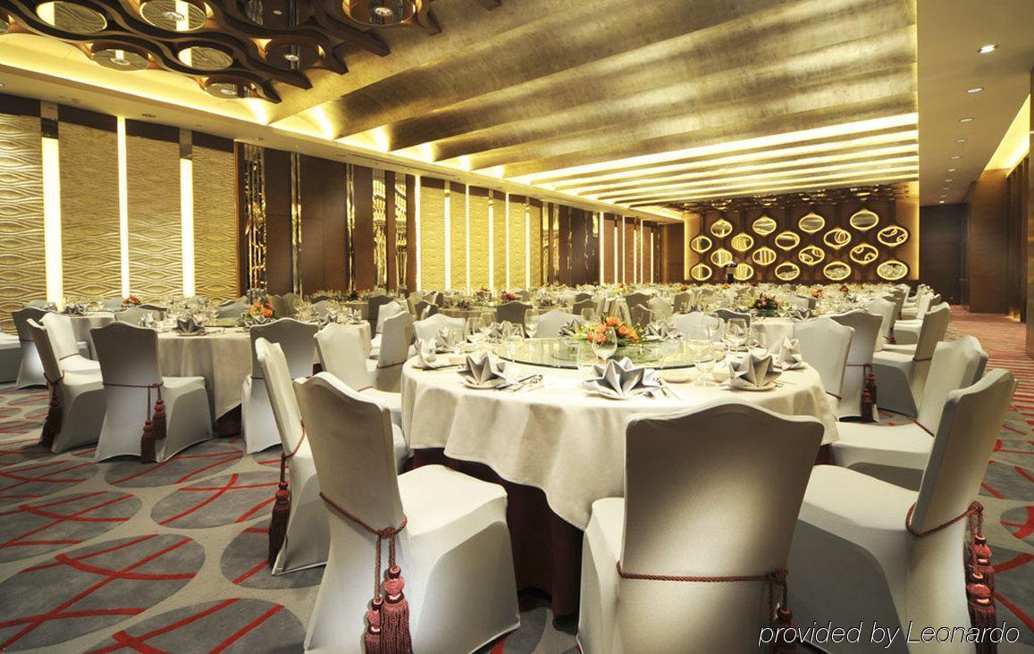 New World Wuhan Hotel Exterior foto