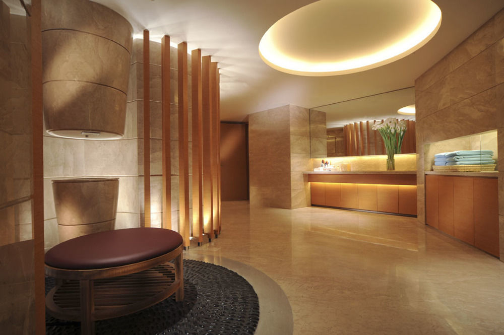New World Wuhan Hotel Exterior foto